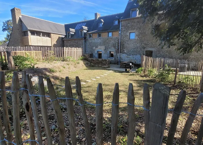 Domaine De La Falaise